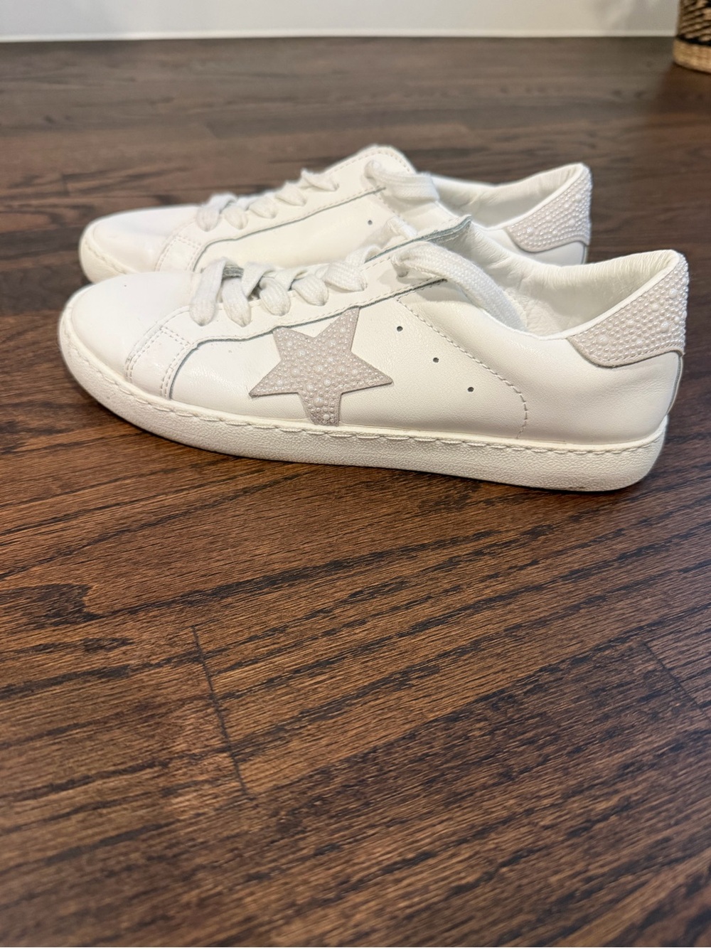 Vintage Havana White Leather Star Sneakers with Light Gray Star